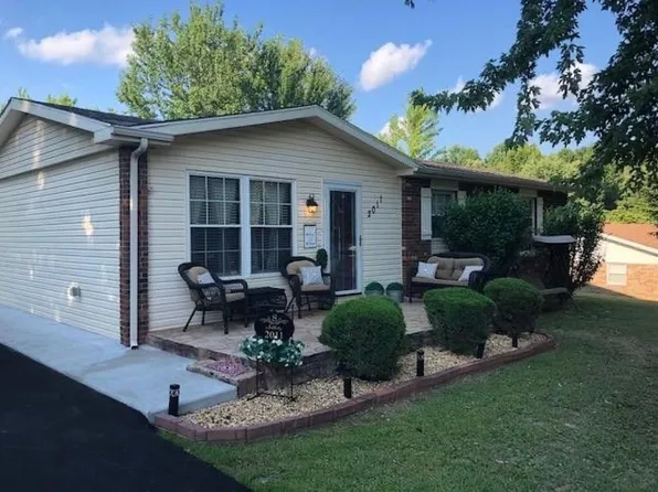 2011 Curling Dr, Madisonville, KY 42431