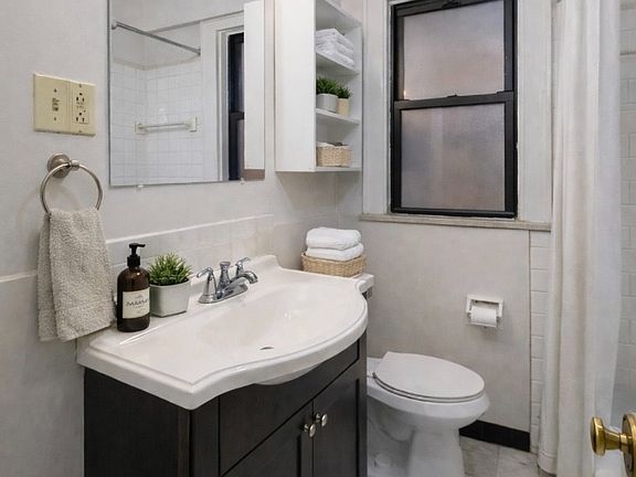 4th image of 5616 Pershing Ave APT 53