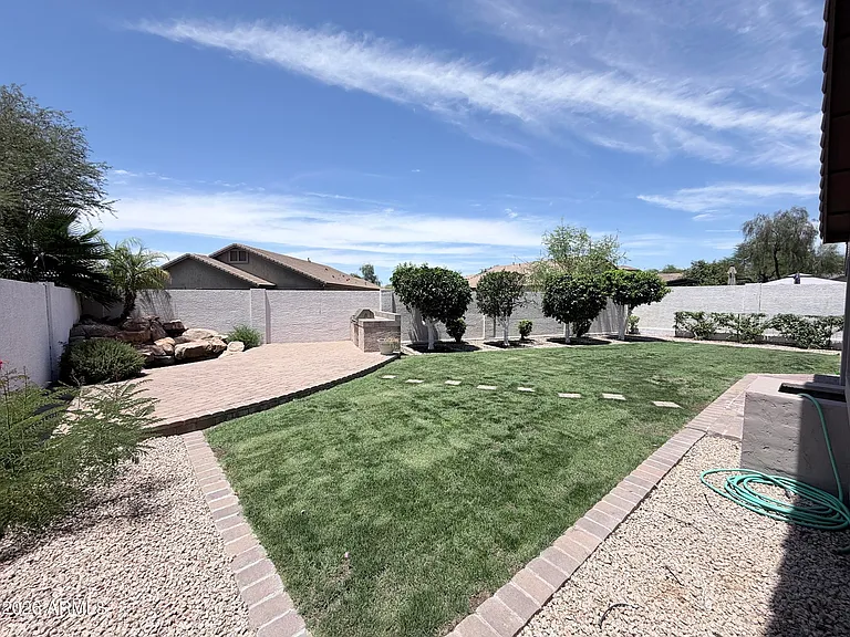 7310 E Mallory Cir — Photo 27