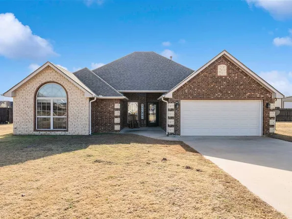 403 Obsidian Dr, Elgin, OK 73538