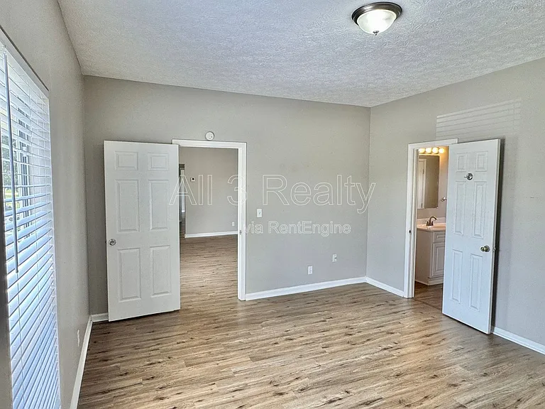 1520 Hogan Rd — Photo 18