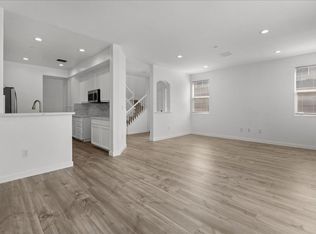 8537 Thunderbird Dr, North Hills, CA 91343