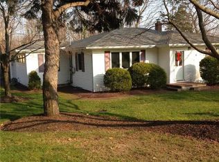 19 Jones St, Setauket, NY 11733
