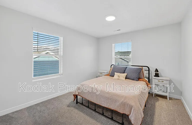 979 W Shoreline Dr — Photo 21