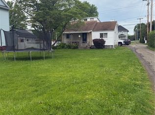 525 Wabash Ave N, Brewster, OH 44613