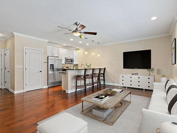 5th image of 138 N Rose St #36E