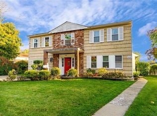 747 Iris Pl, West Hempstead, NY 11552