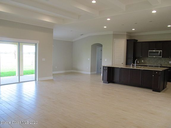 4th image of 3807 Province Dr