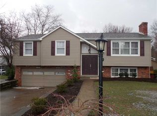 996 Holly Lynne Dr, Pittsburgh, PA 15236