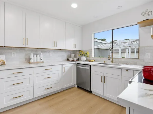 812 Ram Ln, Foster City, CA 94404
