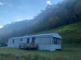 1152 Road Creek Rd, Elkhorn City, KY 41522
