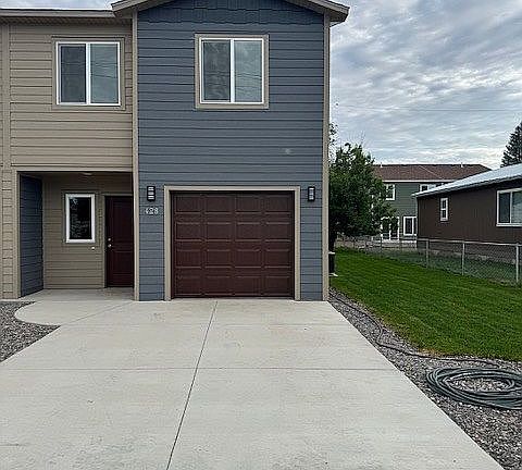 2nd image of 428 10th Ave N