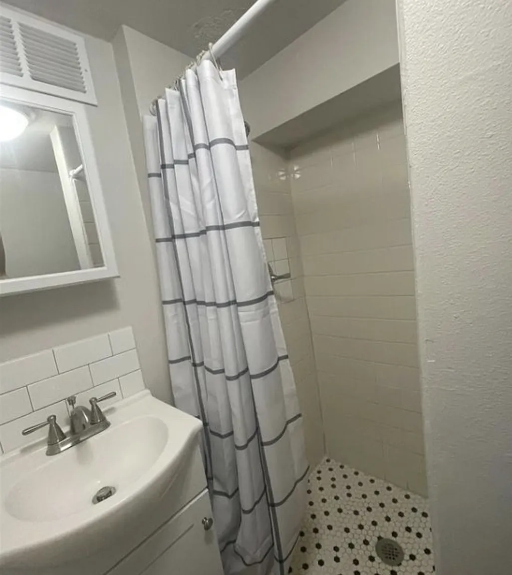 2 bed, 800 sqft, $1,175 — Photo 4