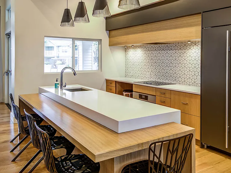 Emerald Place Apartments — Photo 21