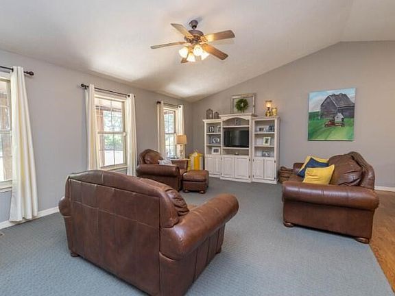3rd image of 5365 Sand Flat Rd