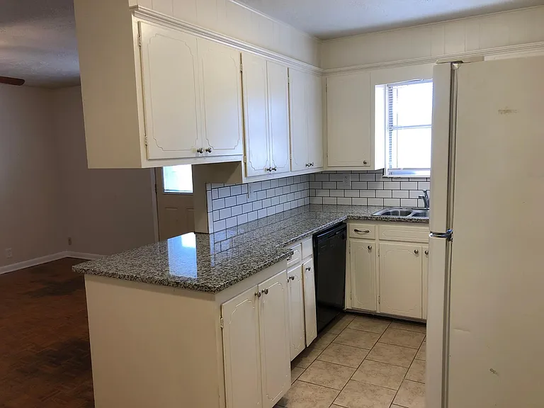 1508 Southern Heights Ave — Photo 9