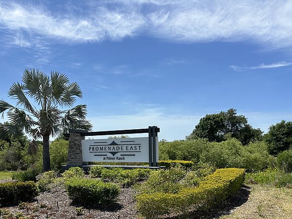Promenade East - premium location in Palmer Ranch!