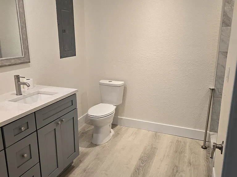 8118 Macoma Dr NE — Photo 12