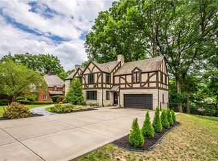 4 Woodland Dr, Mt Lebanon, PA