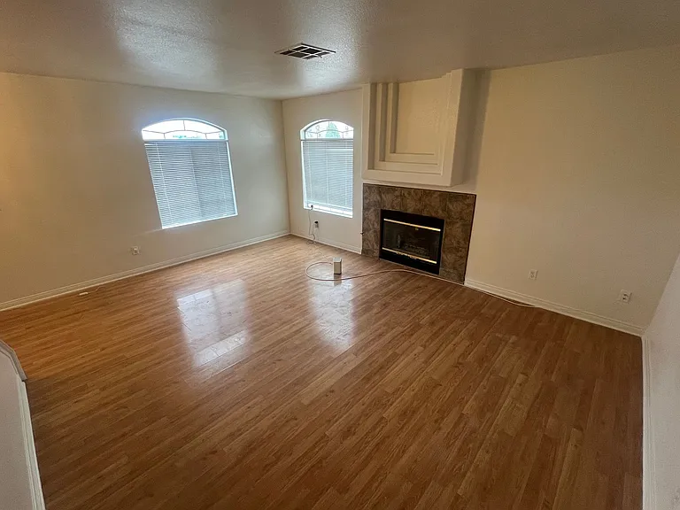 8112 Autumn Star Ave — Photo 4
