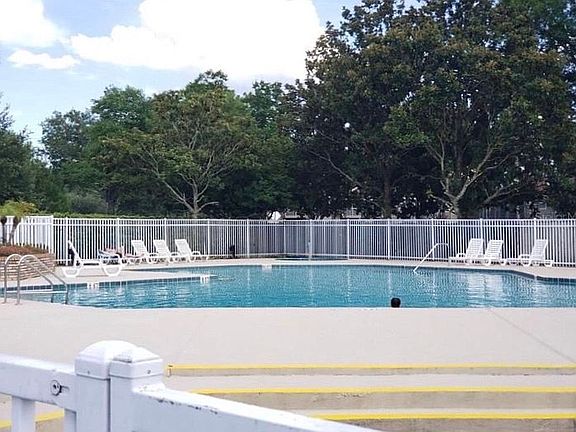 5th image of 120 Reserve 216 Cir