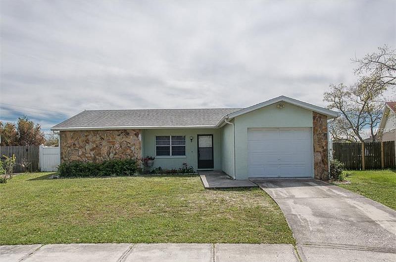 1st image of 905 Axlewood Cir