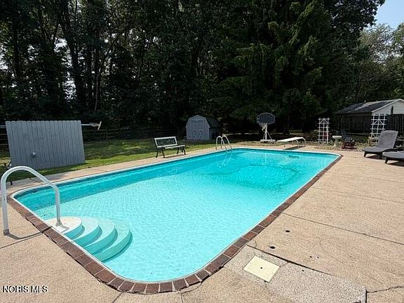 5th image of 4919 Forest Hill Dr