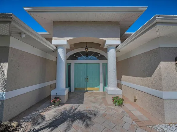 8155 Elisabeth Ln, Seminole, FL 33777