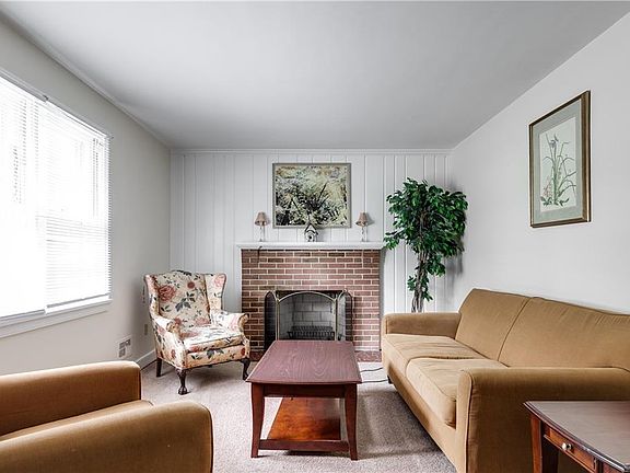 3rd image of 2901 Bon Oaks Ln