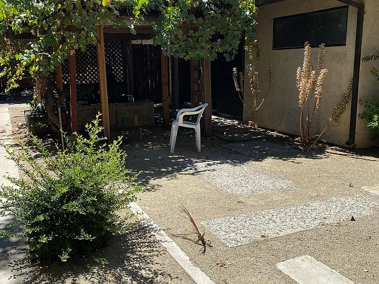 8345 Berg St — Photo 22