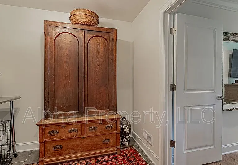 804 N Weston St — Photo 20