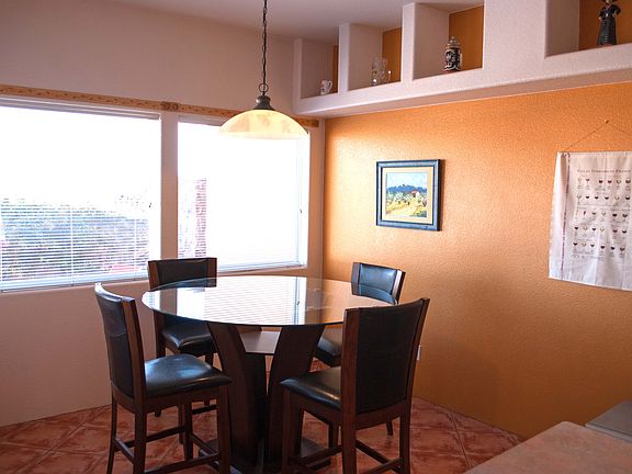 Dining Area w/mountain view