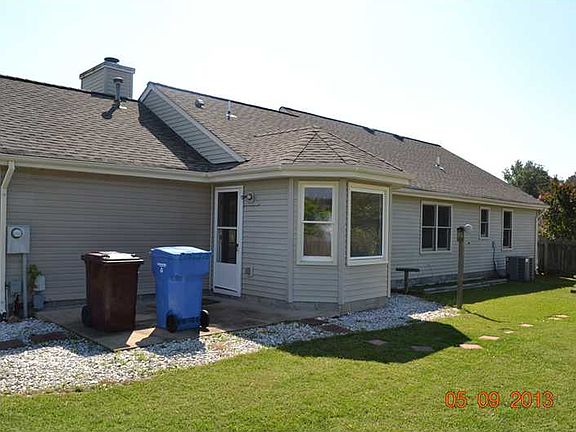 3rd image of 508 Three Oaks Dr