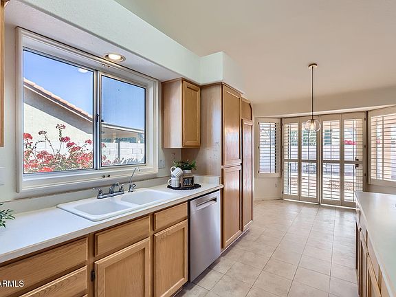 3rd image of 11019 W VENTANA Drive W