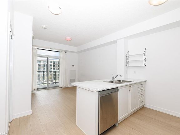 4th image of 101 Shoreview Pl #428