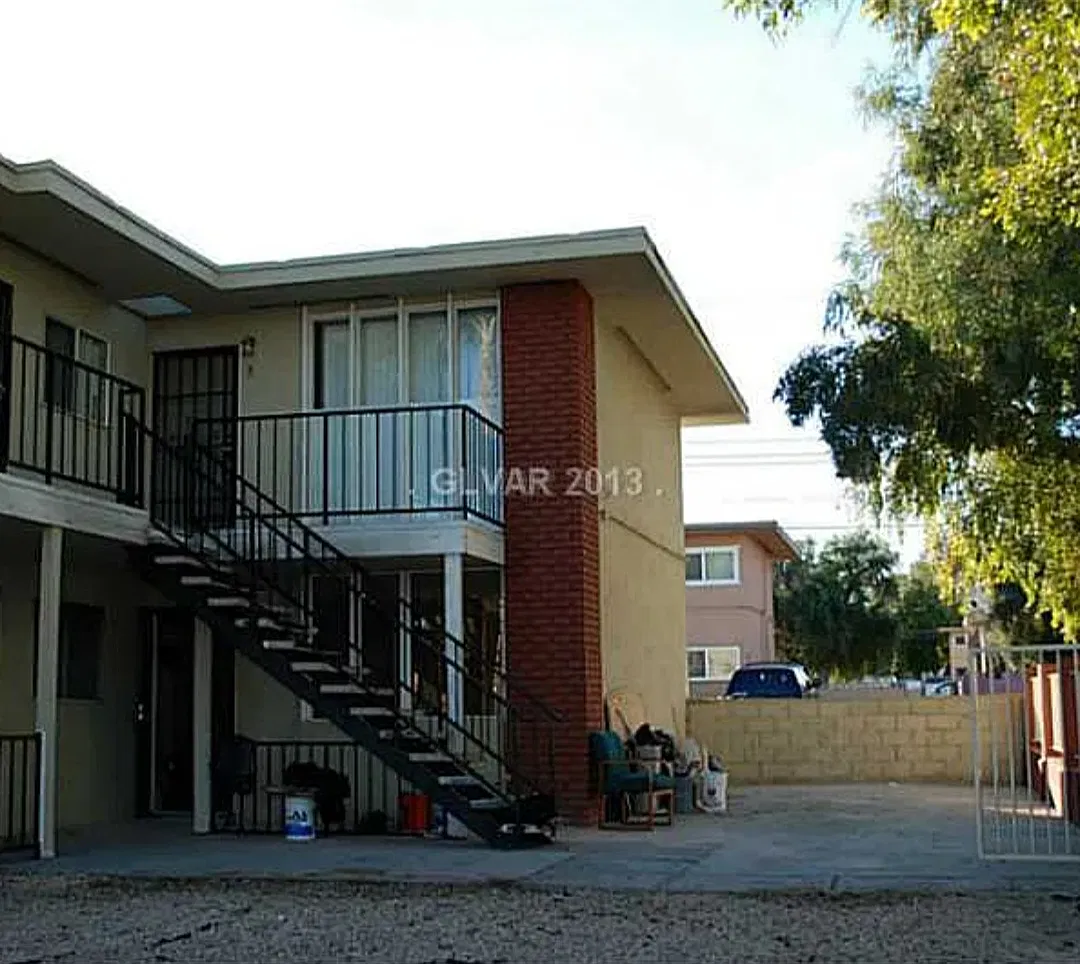 3 bed, 960 sqft, $1,099 — Photo 3