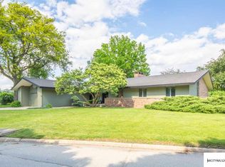 195 Parkridge Dr, Mason City, IA 50401