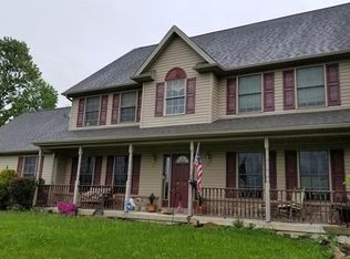 1098 Delps Rd, Danielsville, PA 18038