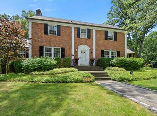 123 Aviemore Dr, New Rochelle, NY 10804