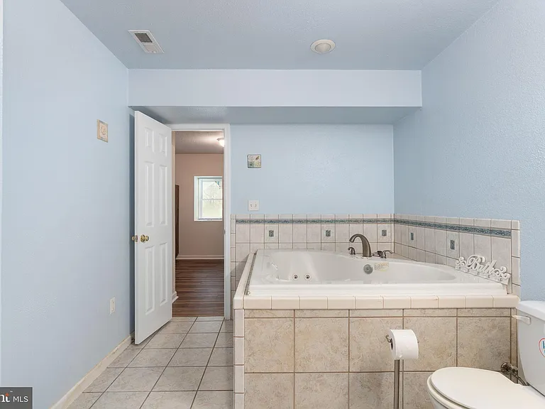 8009 Burrell Rd — Photo 34