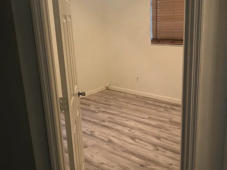 6321 S Roberts Ave #A — Photo 11