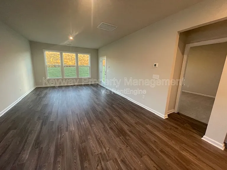 810 Manitou Cir — Photo 6