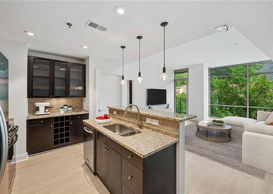 1st image of 905 Juniper St NE Unit 316