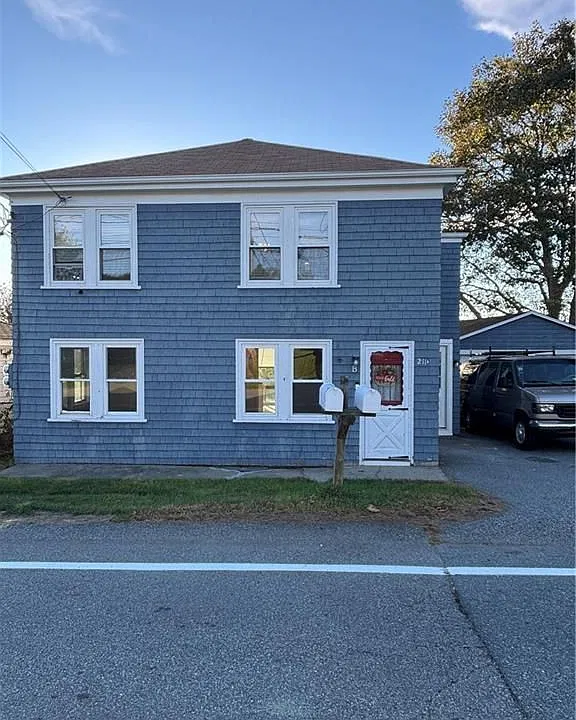 211 Wolcott Ave #1