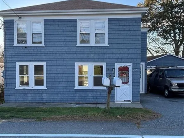 211 Wolcott Ave #1, Middletown, RI 02842