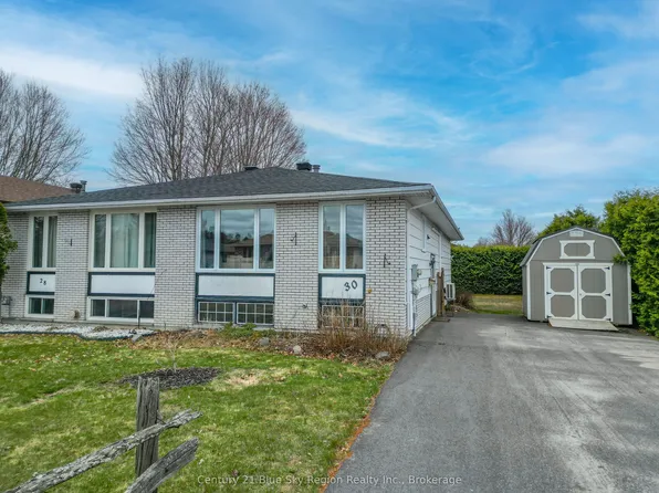 30 Harris Dr, North Bay, ON P1A 3Z2