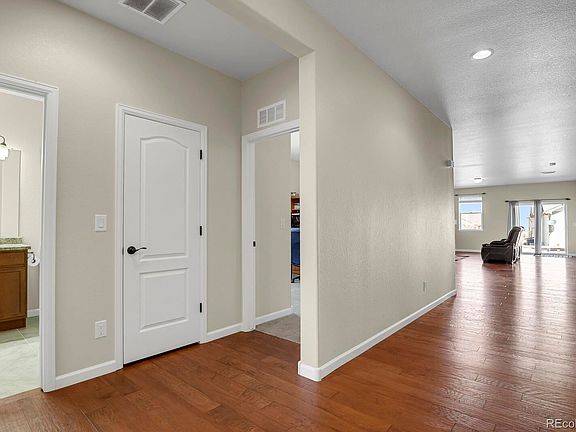 4th image of 42383 Glen Abbey Dr