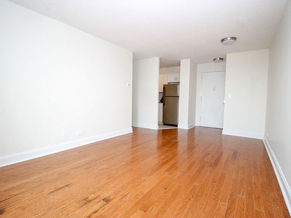 4th image of 1990 Lexington Ave APT 8E