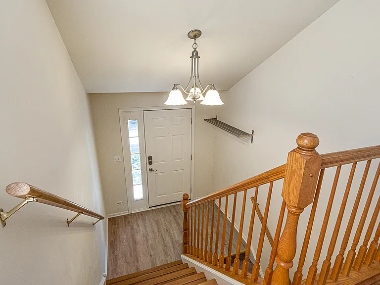 2409 Wilton Ln — Photo 3