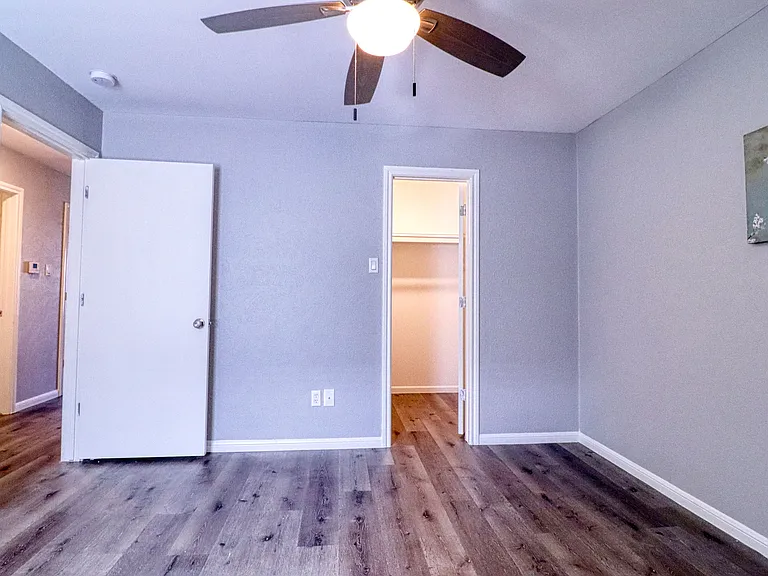 2221 Bowie Dr #7 — Photo 32